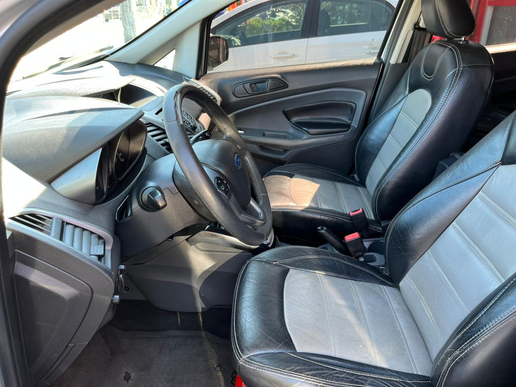 Ford EcoSport Prata