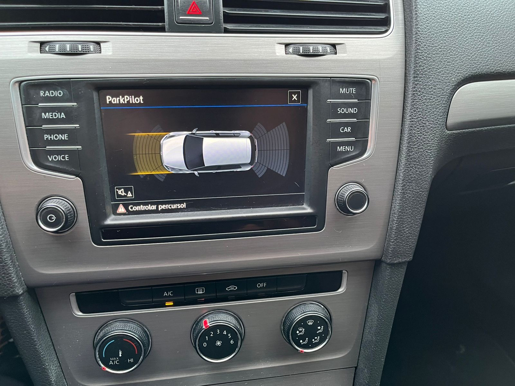 Volkswagen Golf Branco