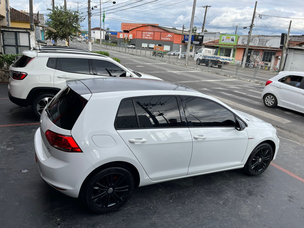 Volkswagen Golf Branco