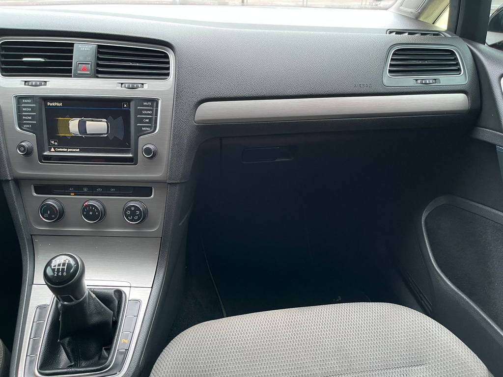 Volkswagen Golf Branco