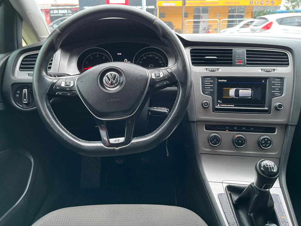 Volkswagen Golf Branco