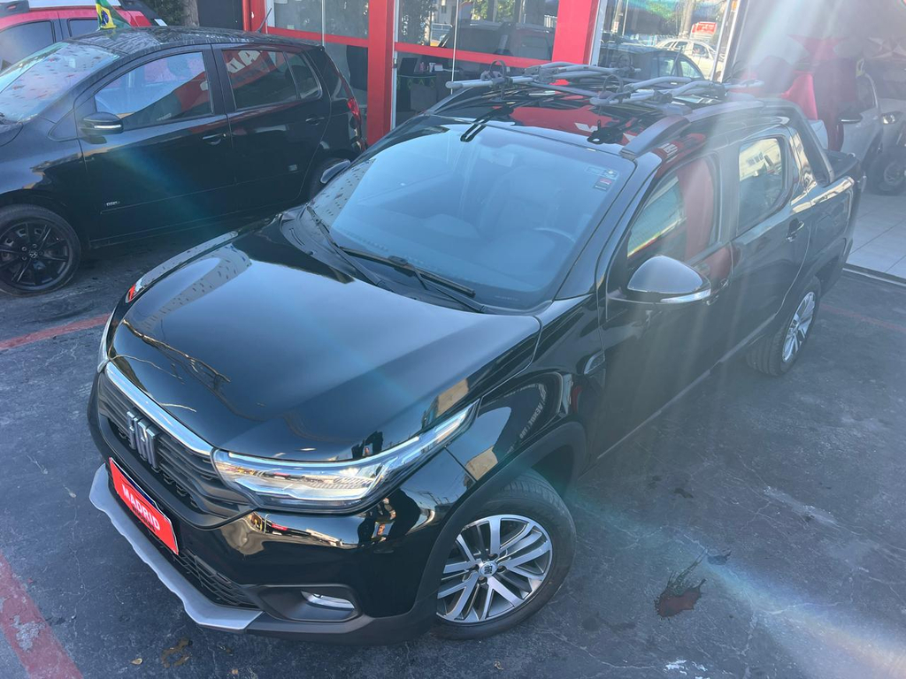 Fiat Strada Preto