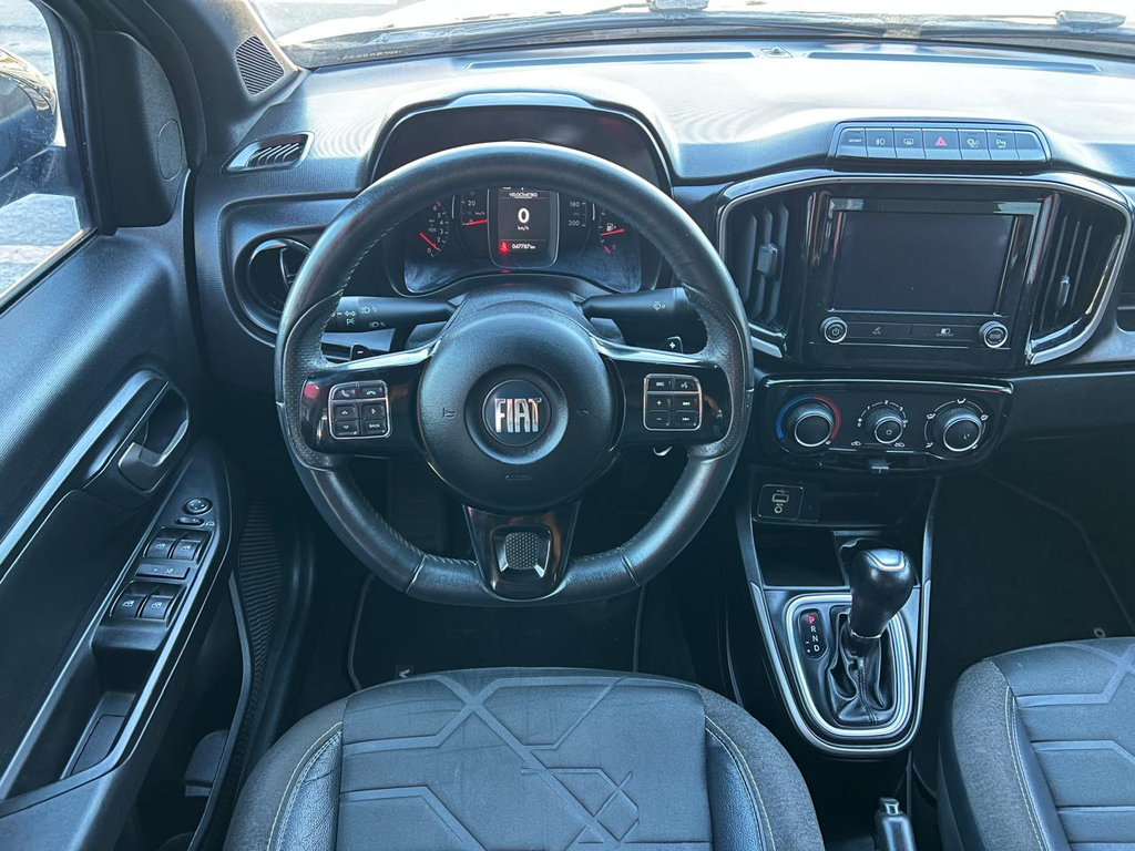 Fiat Strada Preto