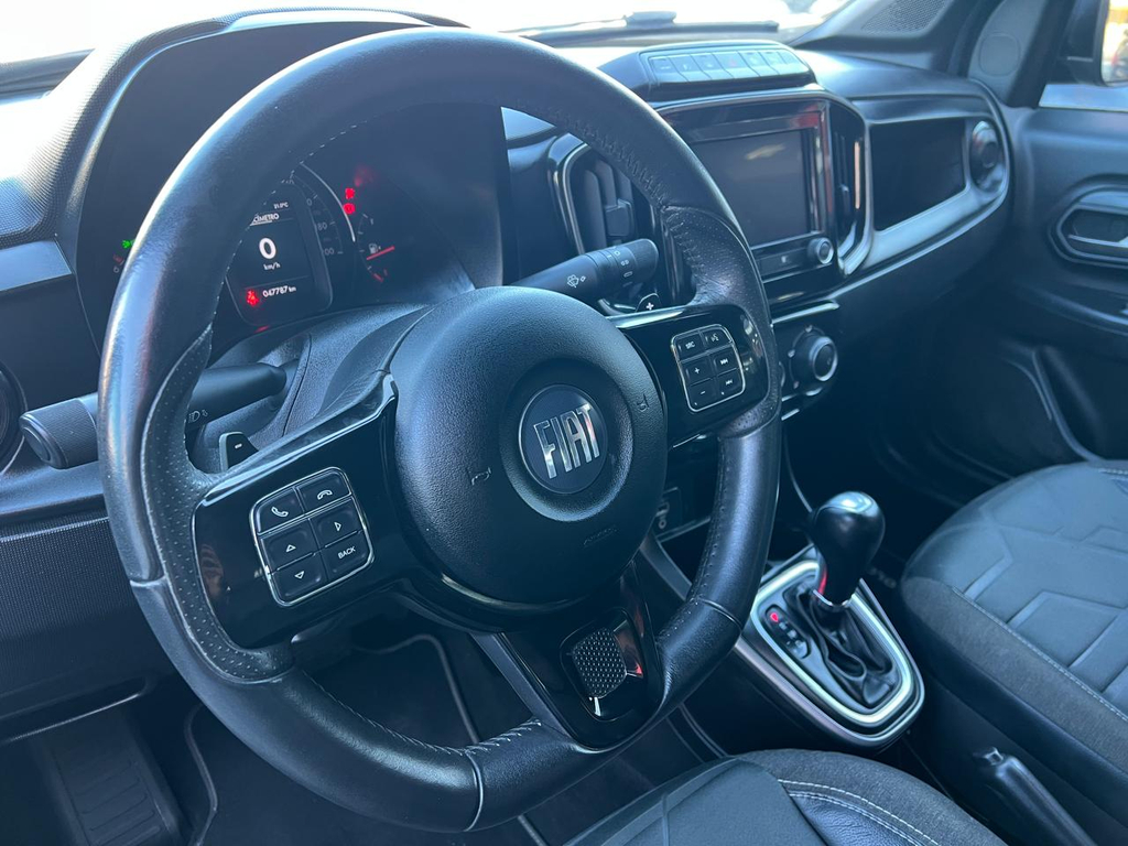 Fiat Strada Preto