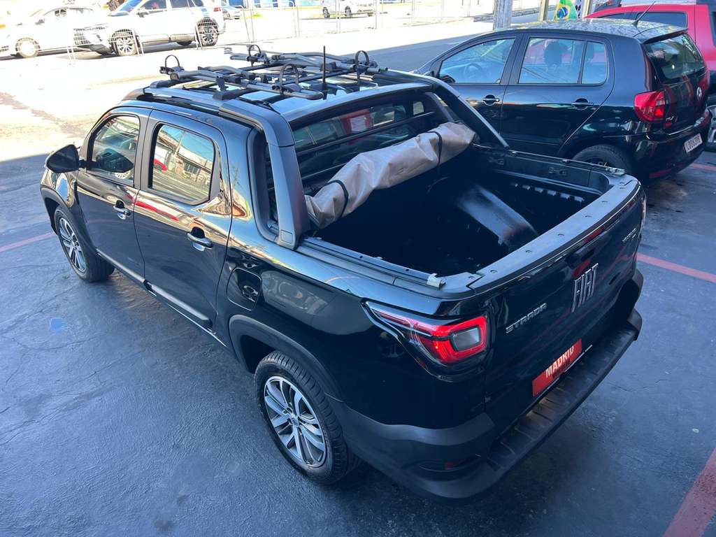 Fiat Strada Preto