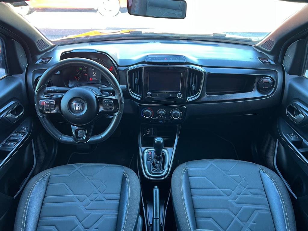 Fiat Strada Preto