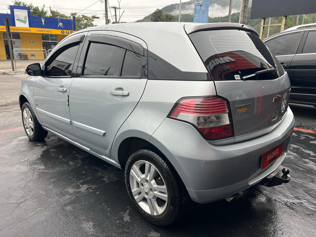 Chevrolet Agile Prata
