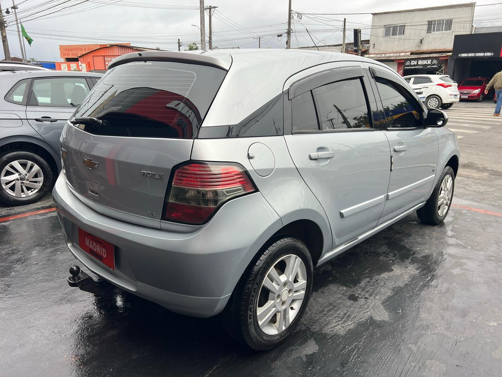 Chevrolet Agile Prata