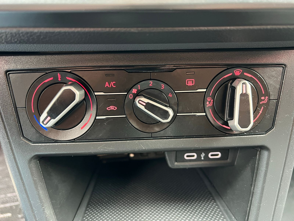 Volkswagen Polo Cinza