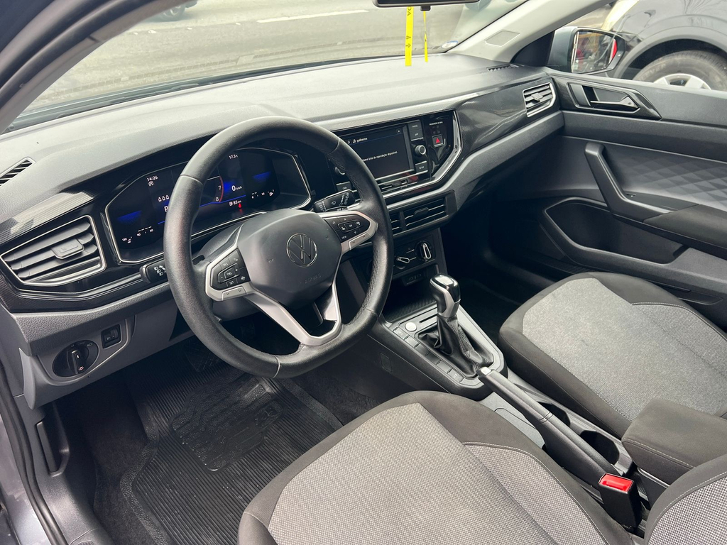 Volkswagen Polo Cinza