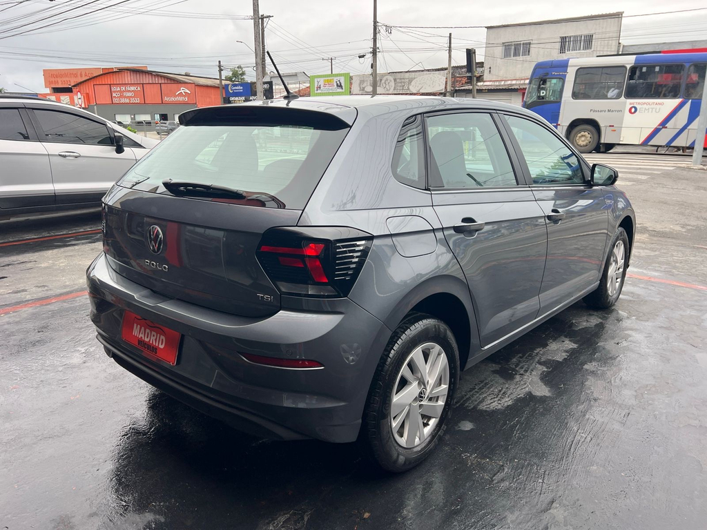 Volkswagen Polo Cinza