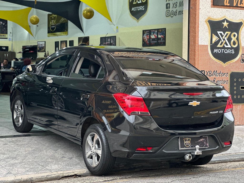 Chevrolet Prisma Preto