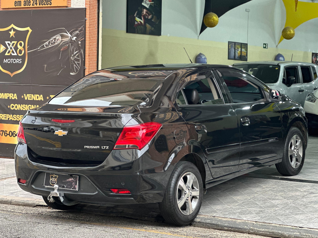 Chevrolet Prisma Preto