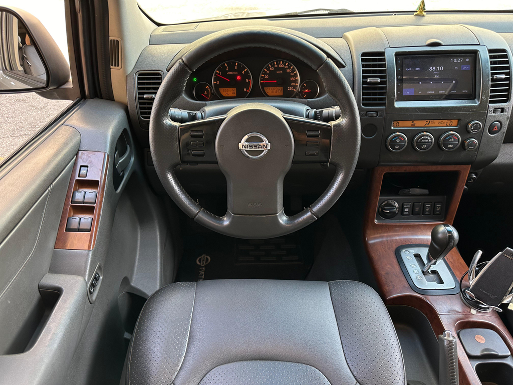 Nissan Pathfinder Prata
