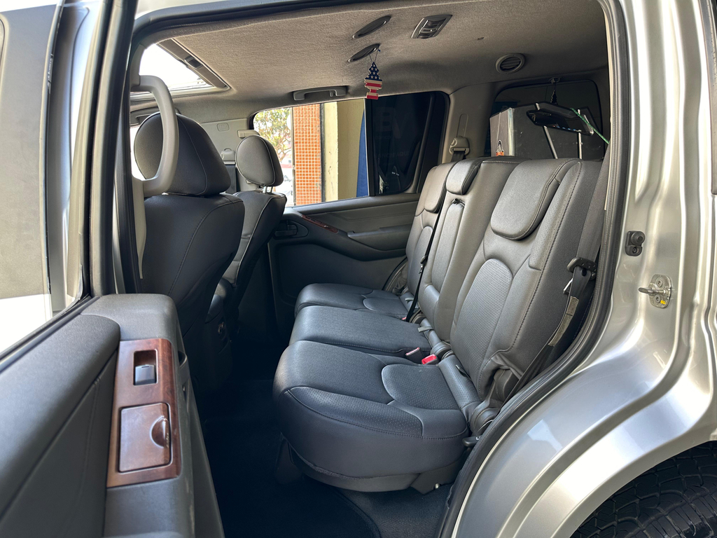 Nissan Pathfinder Prata