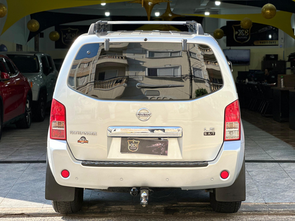 Nissan Pathfinder Prata