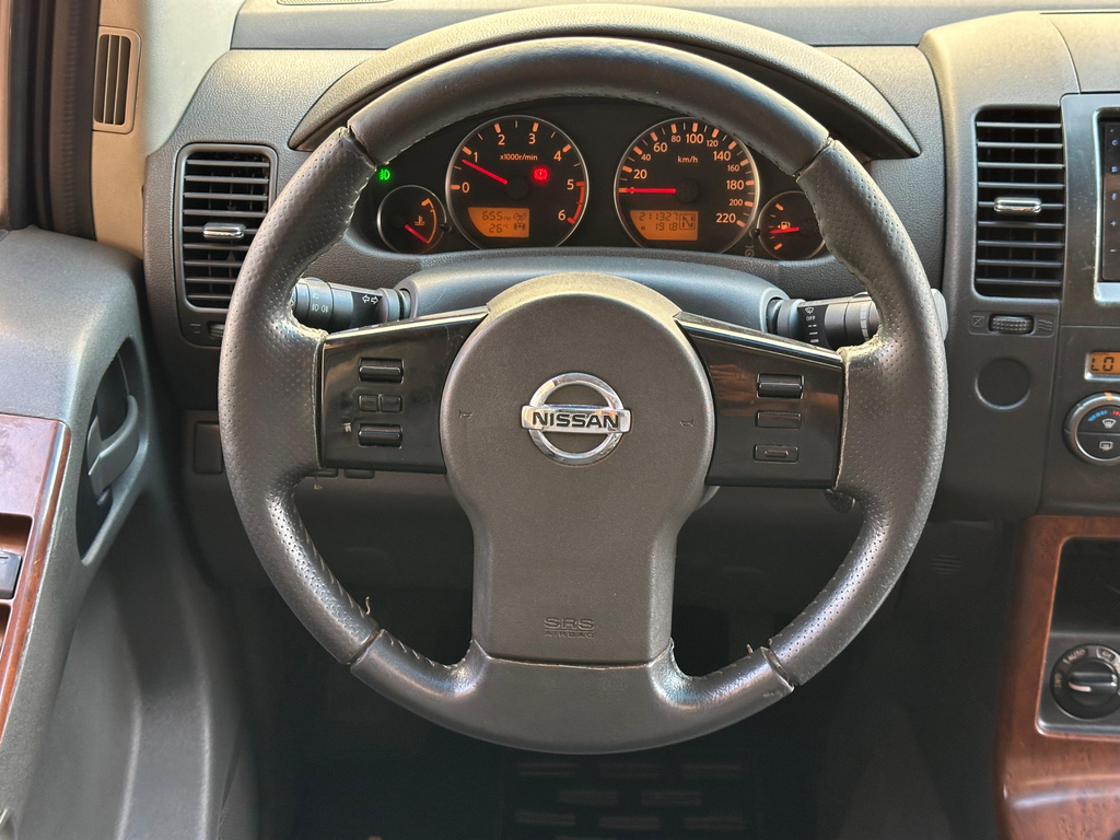 Nissan Pathfinder Prata