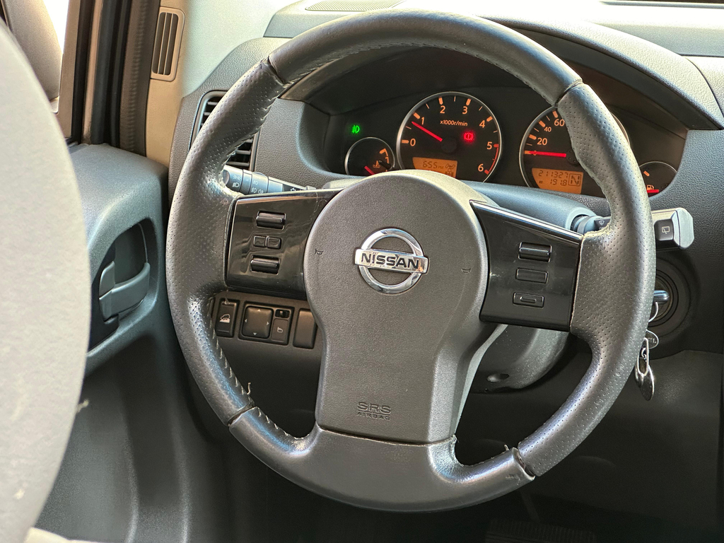 Nissan Pathfinder Prata