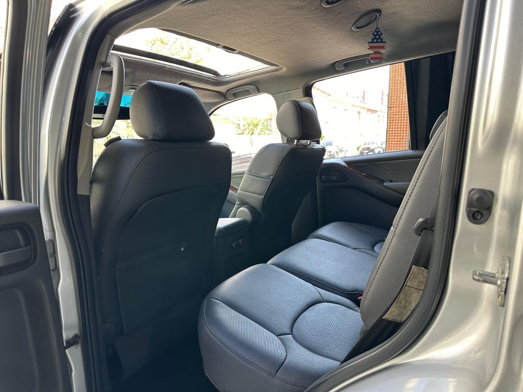 Nissan Pathfinder Prata