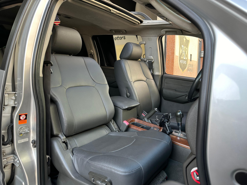 Nissan Pathfinder Prata