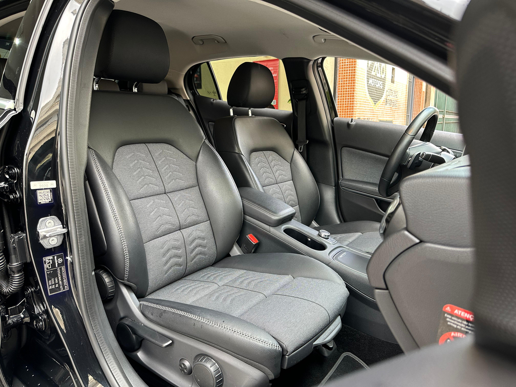 Mercedes Benz GLA-200 Preto
