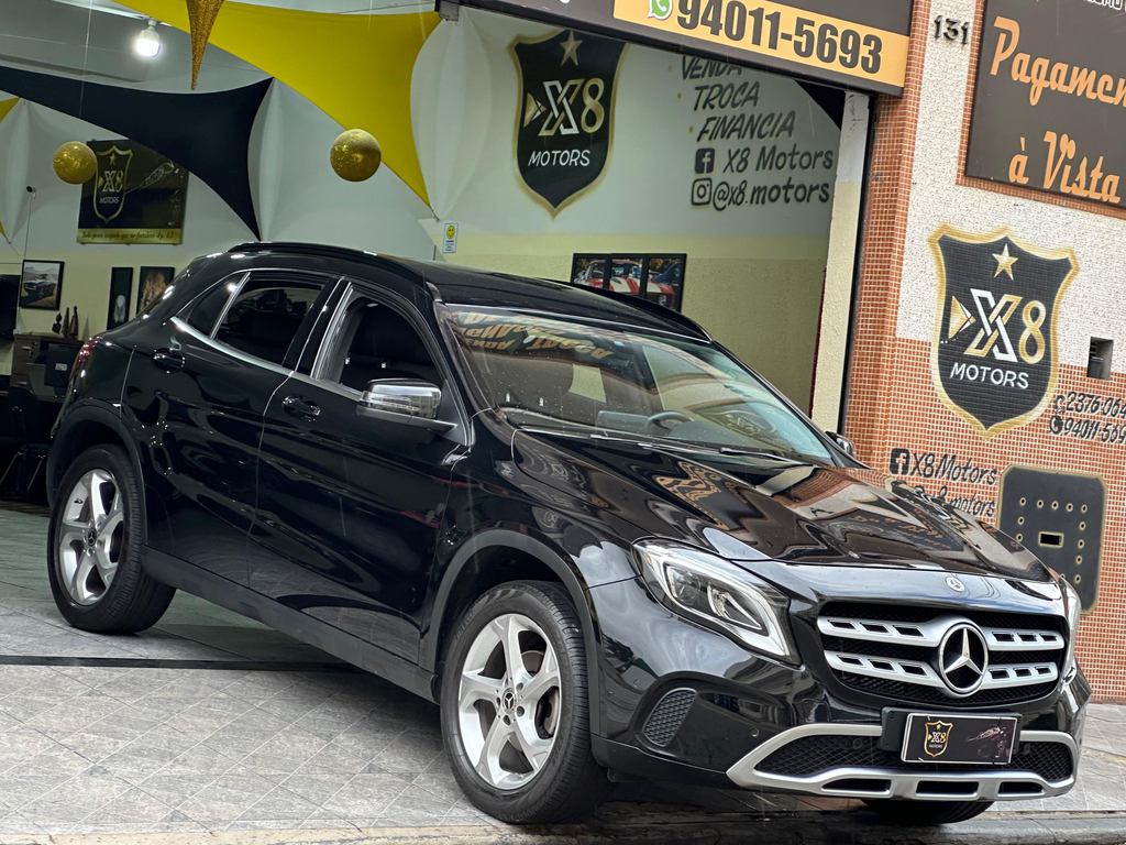 Mercedes Benz GLA-200 Preto