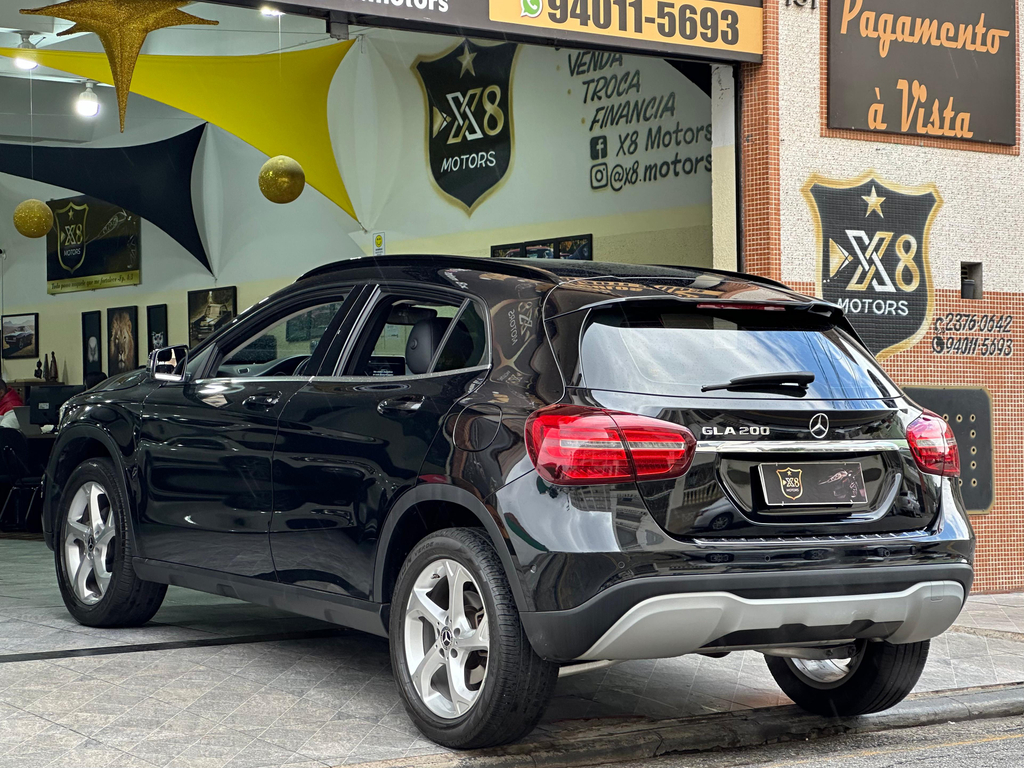 Mercedes Benz GLA-200 Preto
