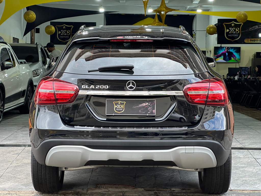 Mercedes Benz GLA-200 Preto