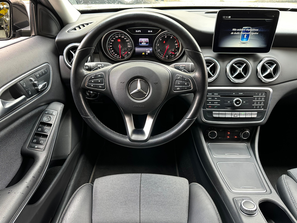Mercedes Benz GLA-200 Preto
