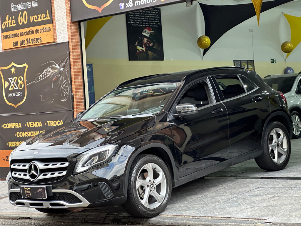 Mercedes Benz GLA-200 Preto