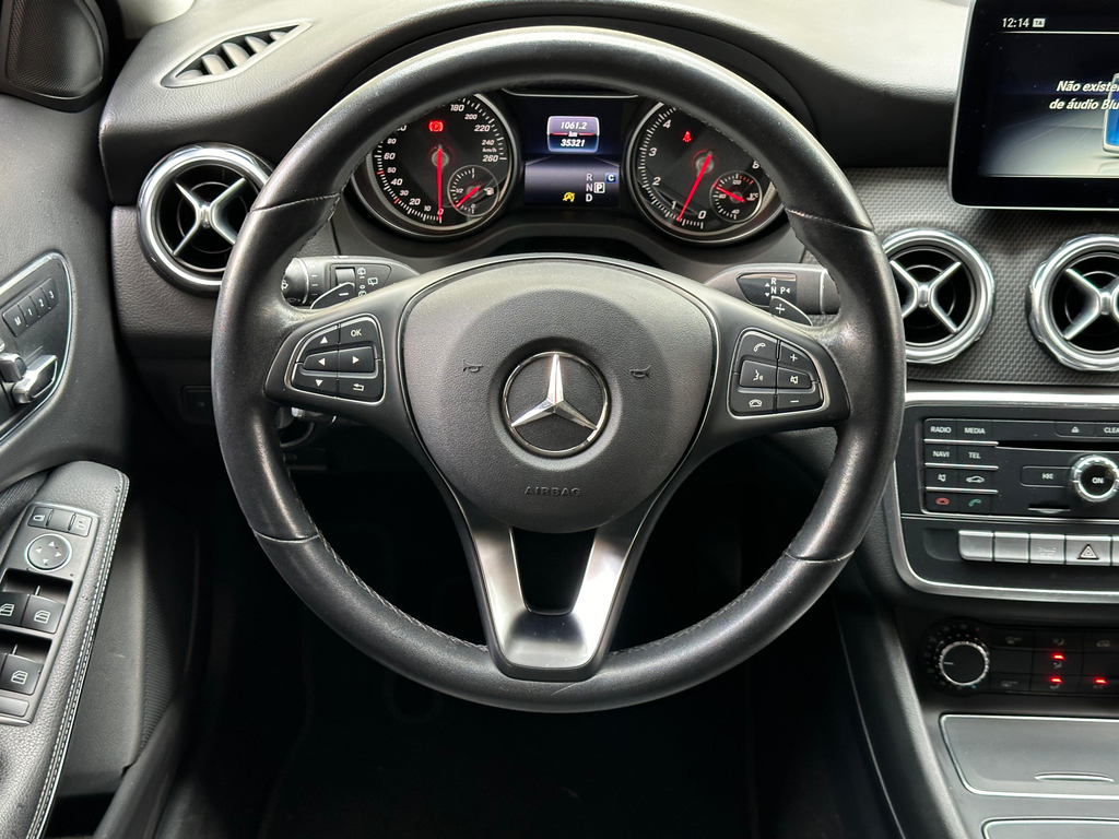 Mercedes Benz GLA-200 Preto