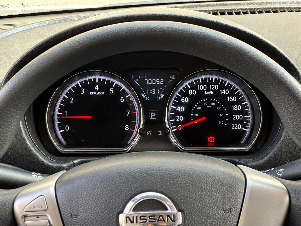 Nissan Versa Branco