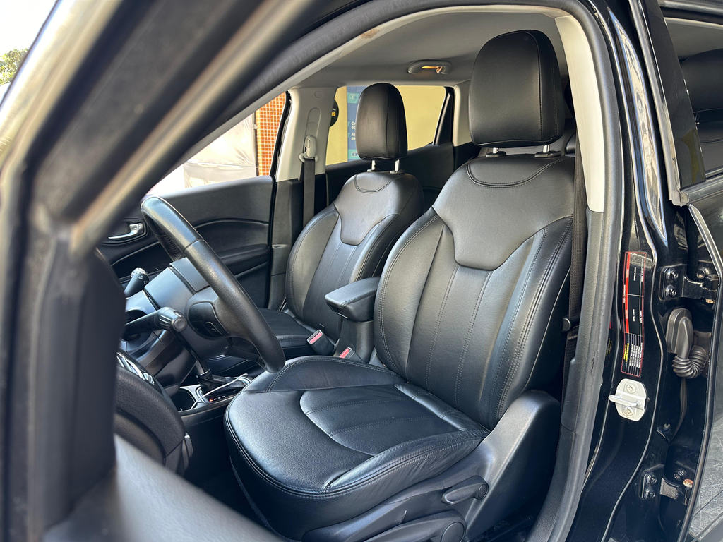 Jeep Compass Preto