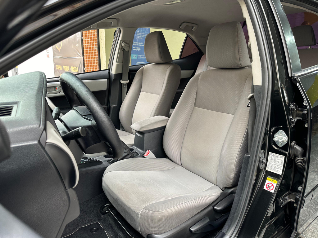 Toyota Corolla Preto