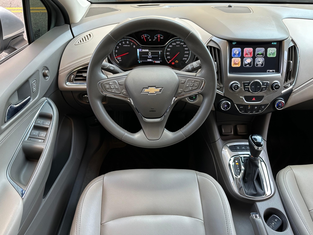 Chevrolet Cruze Sedan Prata