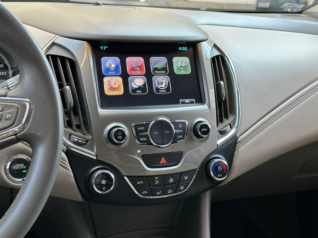 Chevrolet Cruze Sedan Prata