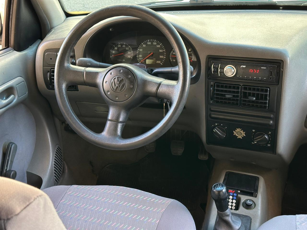 Volkswagen Gol Cinza