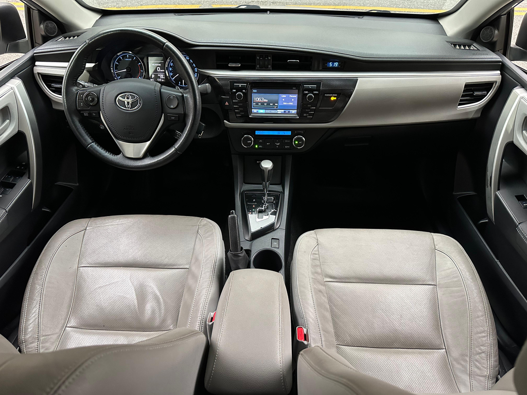 Toyota Corolla Prata