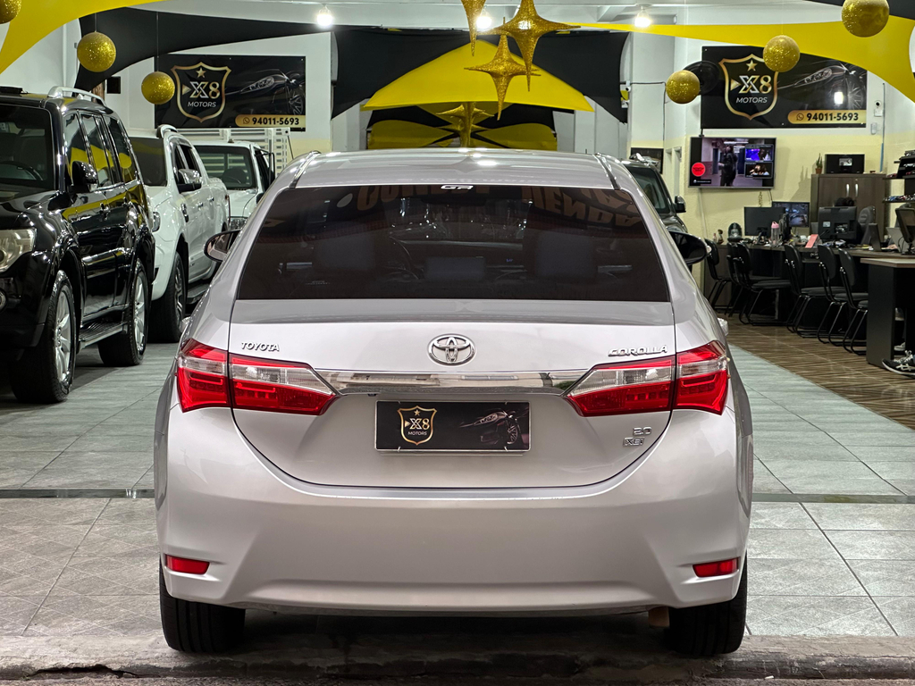 Toyota Corolla Prata