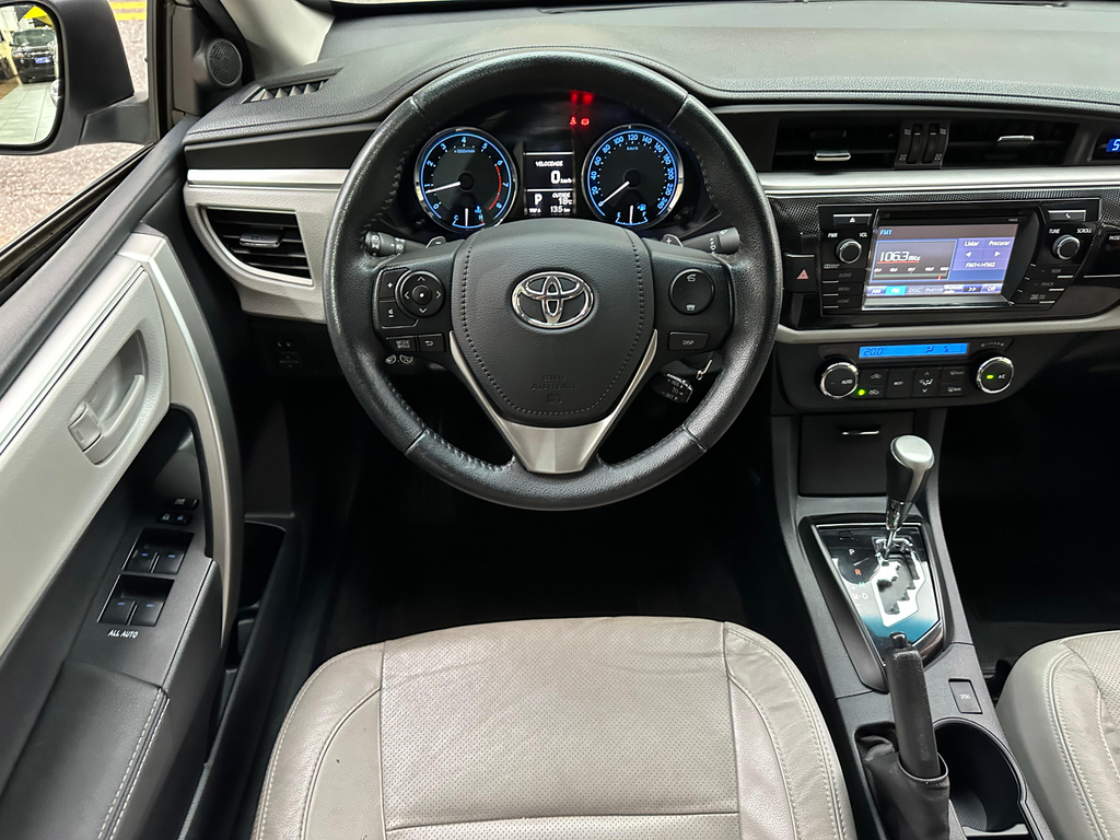 Toyota Corolla Prata