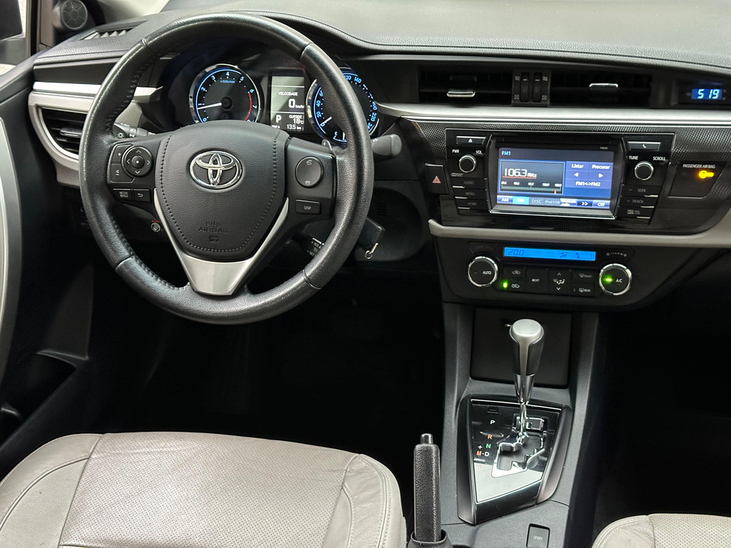 Toyota Corolla Prata