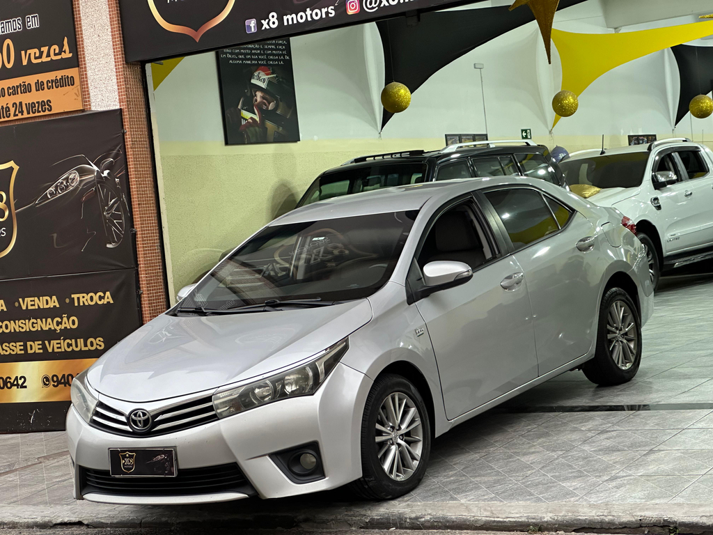 Toyota Corolla Prata