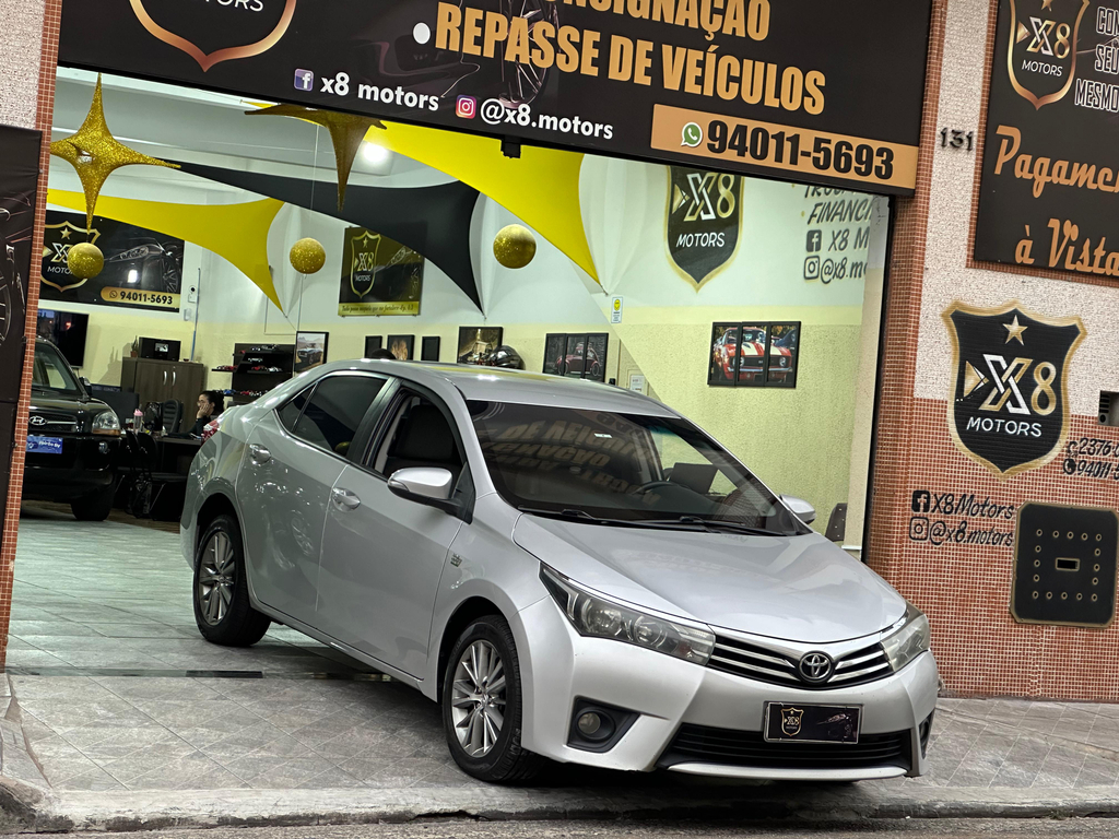 Toyota Corolla Prata