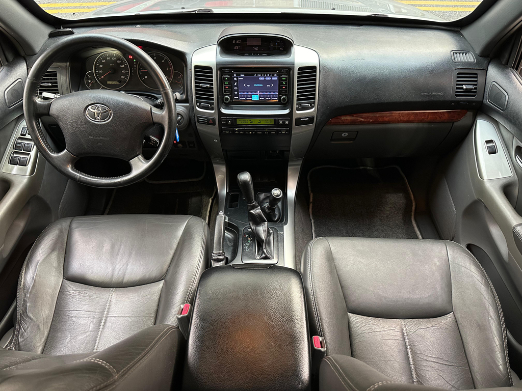 Toyota Land Cruiser Prado Prata