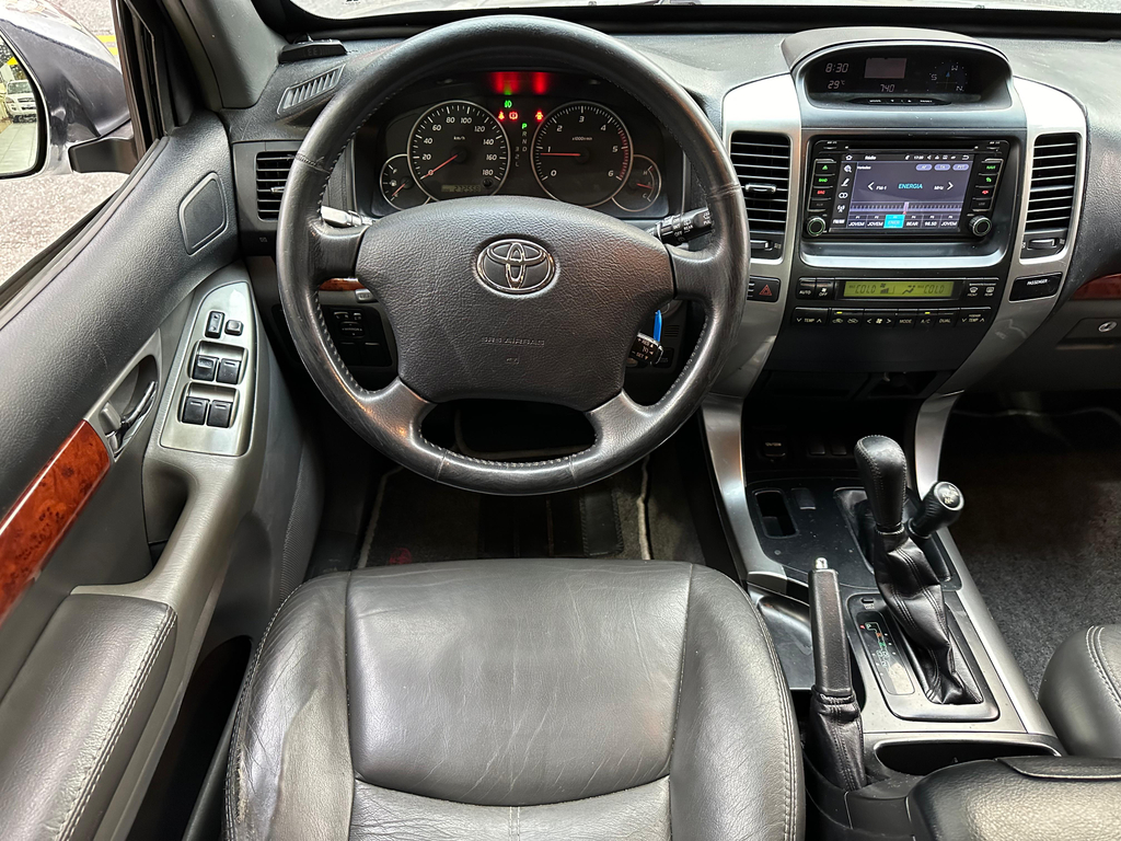 Toyota Land Cruiser Prado Prata