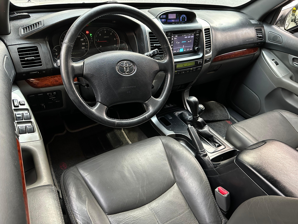 Toyota Land Cruiser Prado Prata