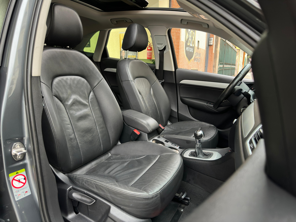 Audi Q7 Cinza