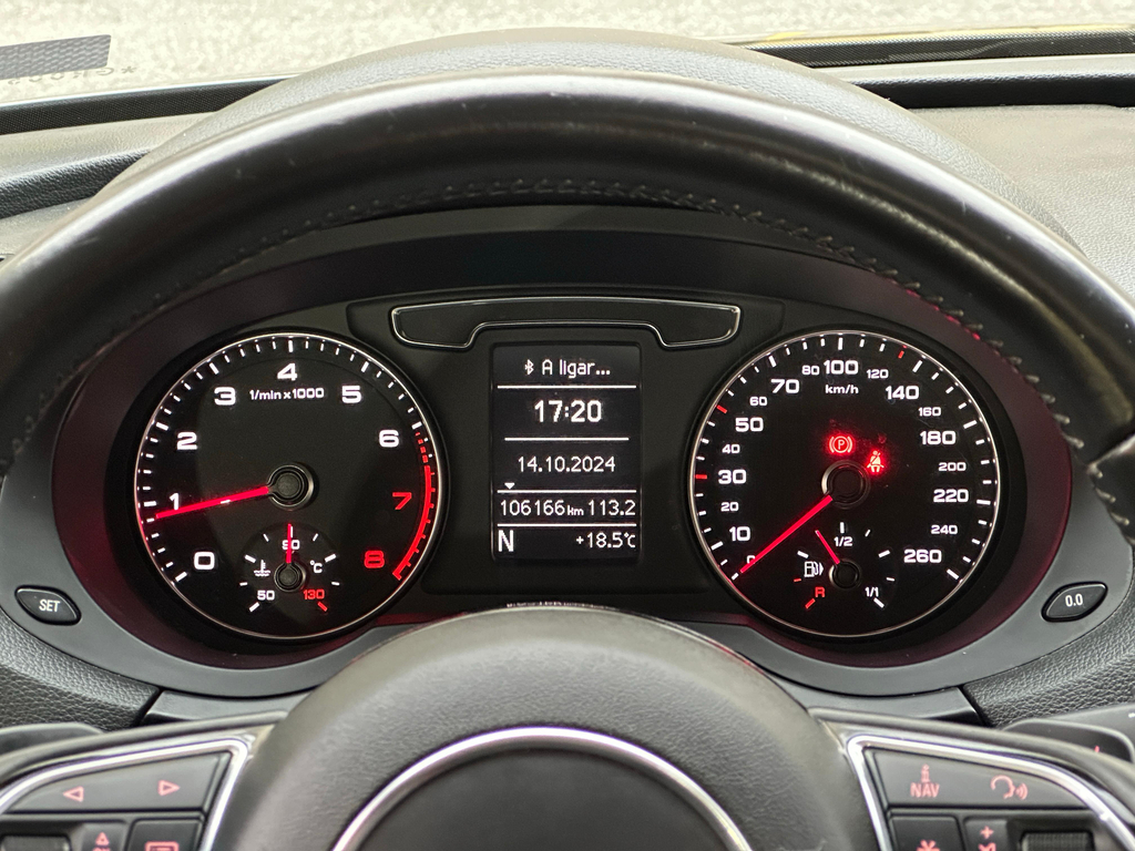 Audi Q7 Cinza