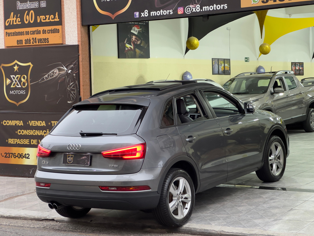 Audi Q7 Cinza