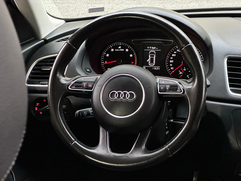 Audi Q7 Cinza